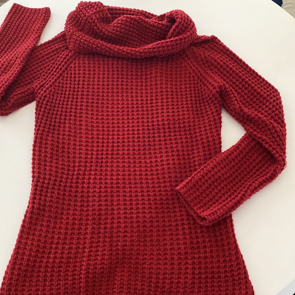 Cozy red sweater - Picture 2 of 6